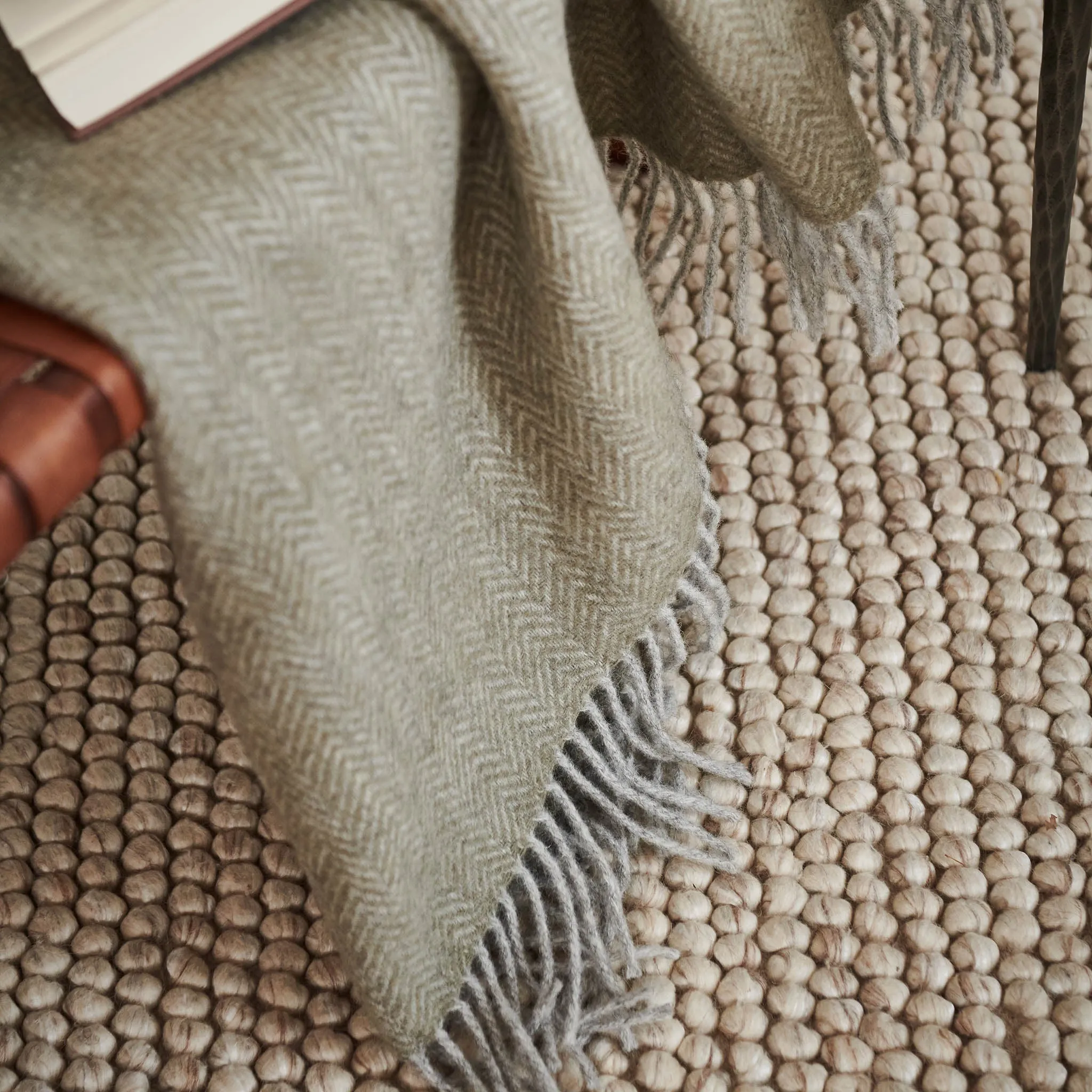 Gotland Sheri Blanket [Olive green/Grey]